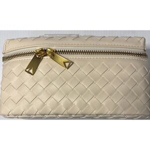 Nikki Vanity Bag In Chalk by Witchery - Brand New W/ Dust Bag